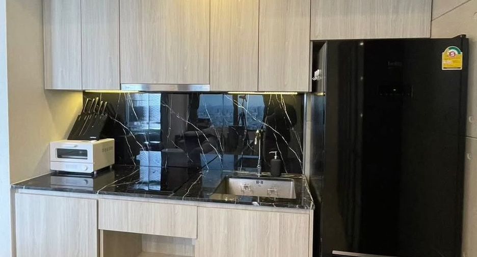 For rent 1 bed condo in Khlong Toei, Bangkok