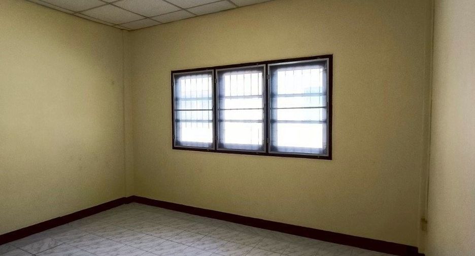 For sale 2 bedrooms townhouse in Min Buri, Bangkok