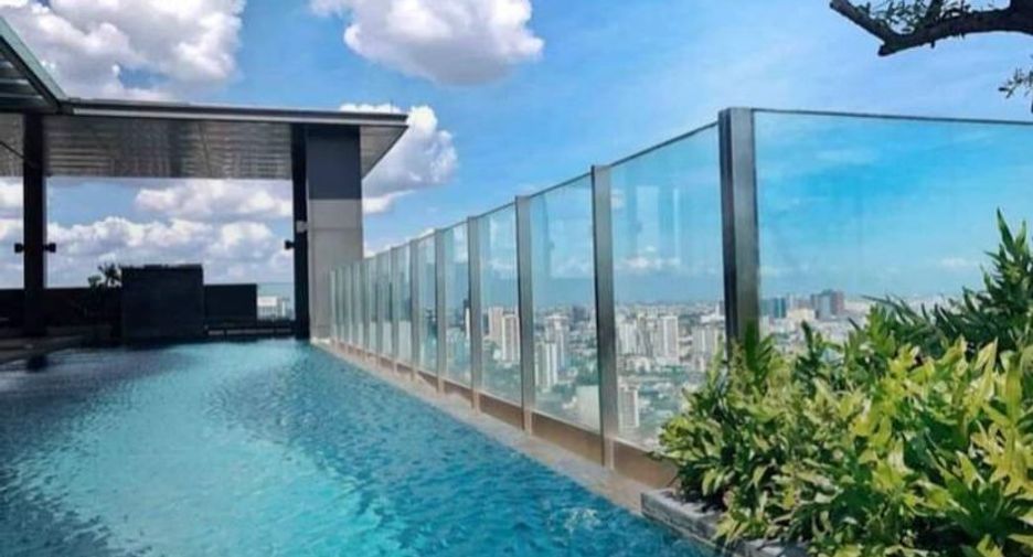 For rent 2 bedrooms condo in Watthana, Bangkok