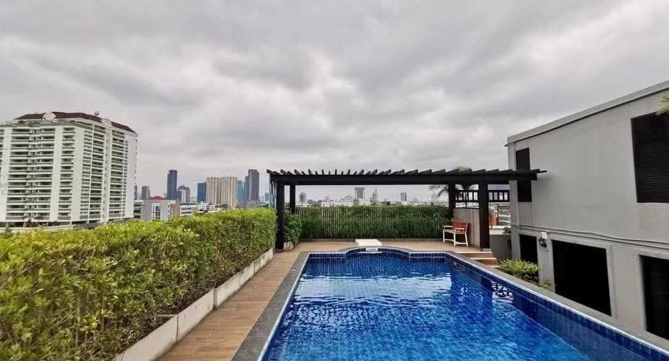 For rent 2 bedrooms condo in Watthana, Bangkok
