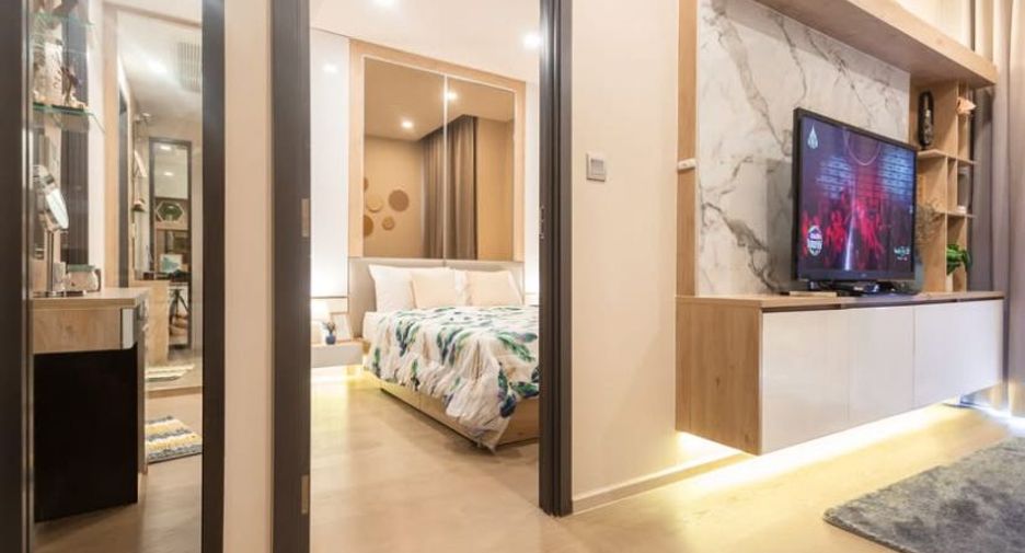 For rent 2 bedrooms condo in Watthana, Bangkok