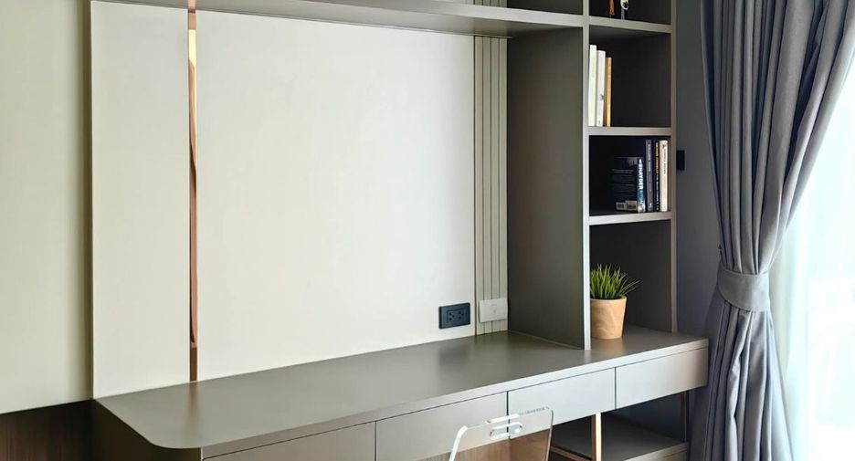For rent 2 bedrooms condo in Watthana, Bangkok