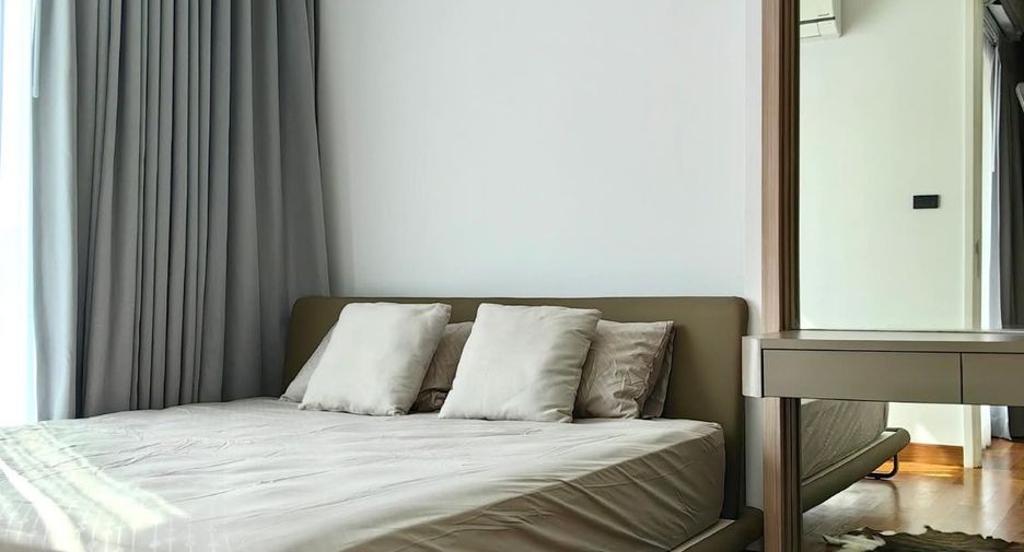 For rent 2 bedrooms condo in Watthana, Bangkok