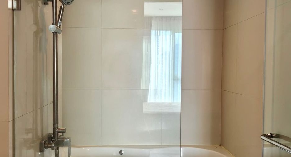For rent 2 bedrooms condo in Watthana, Bangkok