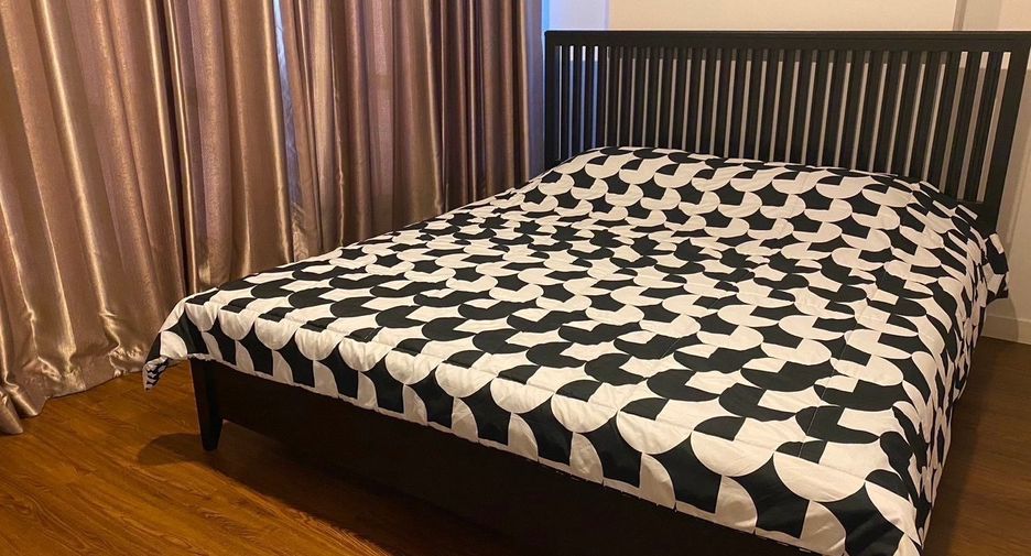 For rent 2 bedrooms condo in Watthana, Bangkok