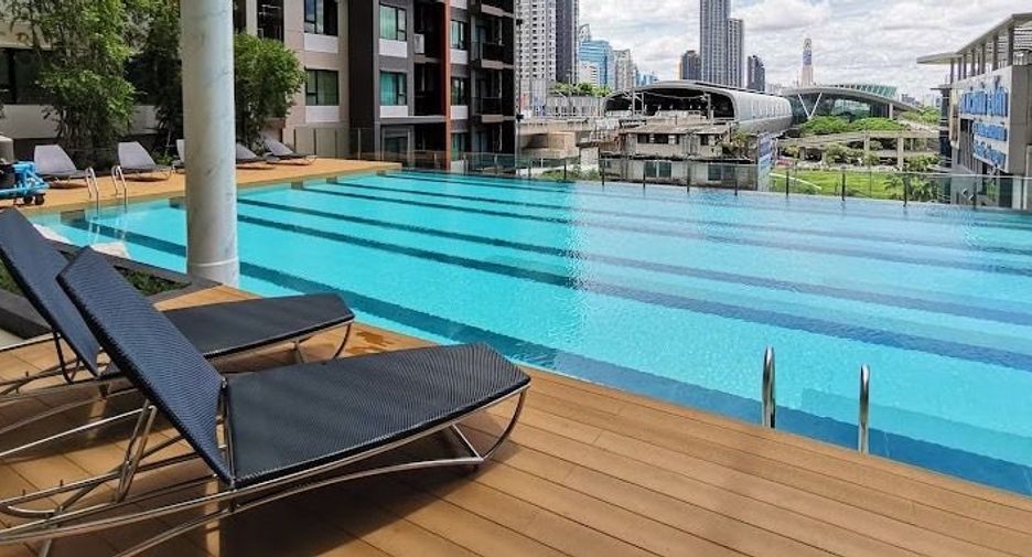 For rent 2 bedrooms condo in Watthana, Bangkok