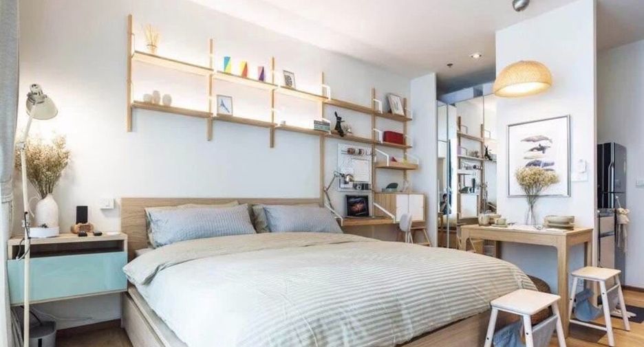 For rent 2 bedrooms condo in Watthana, Bangkok