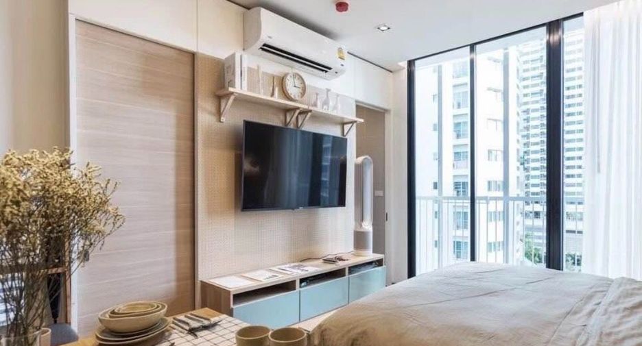 For rent 2 bedrooms condo in Watthana, Bangkok