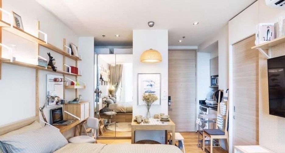 For rent 2 bedrooms condo in Watthana, Bangkok