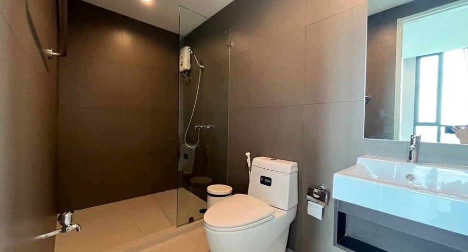 For rent 2 bedrooms condo in Watthana, Bangkok
