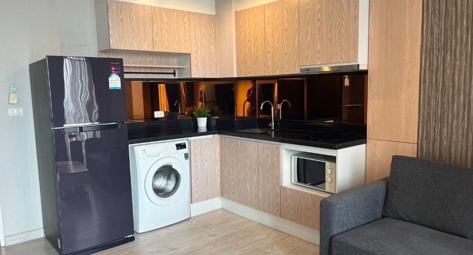 For rent 2 bedrooms condo in Watthana, Bangkok