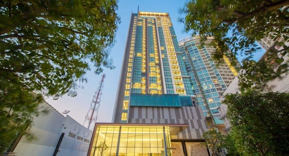 For rent 2 bedrooms condo in Watthana, Bangkok