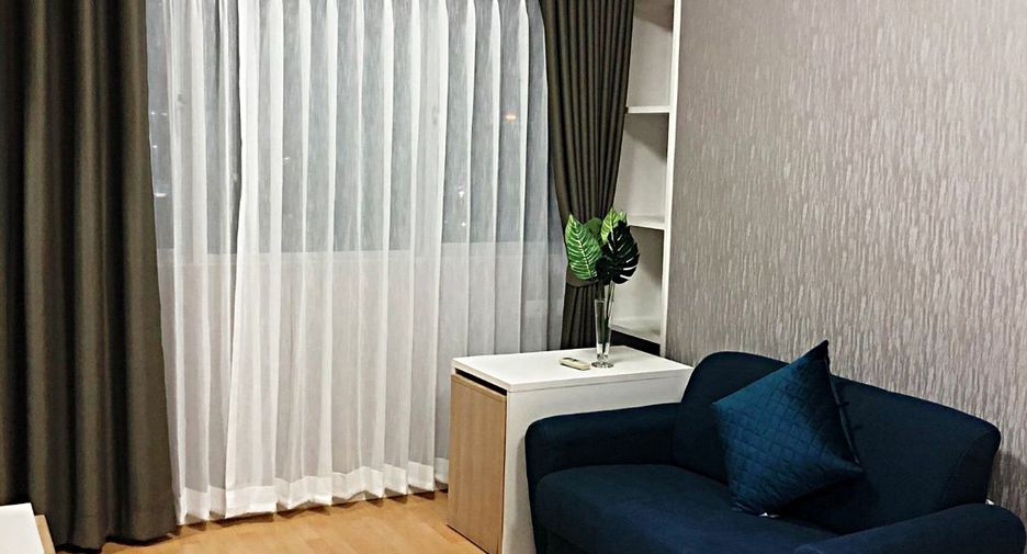 For rent 2 bedrooms condo in Watthana, Bangkok
