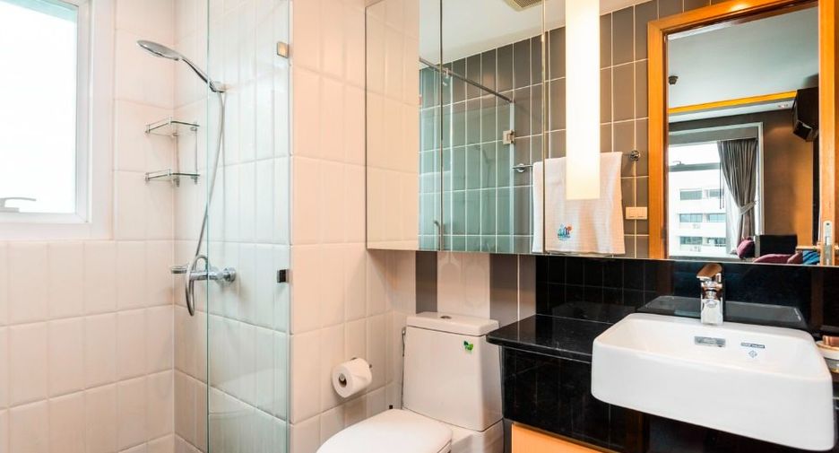 For rent 2 bedrooms condo in Watthana, Bangkok