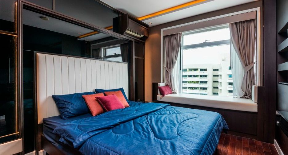 For rent 2 bedrooms condo in Watthana, Bangkok
