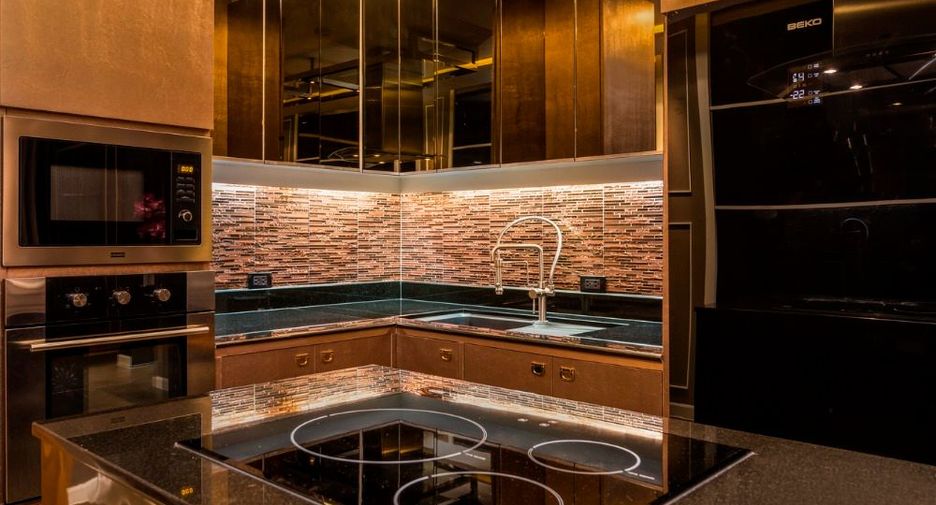 For rent 2 bedrooms condo in Watthana, Bangkok