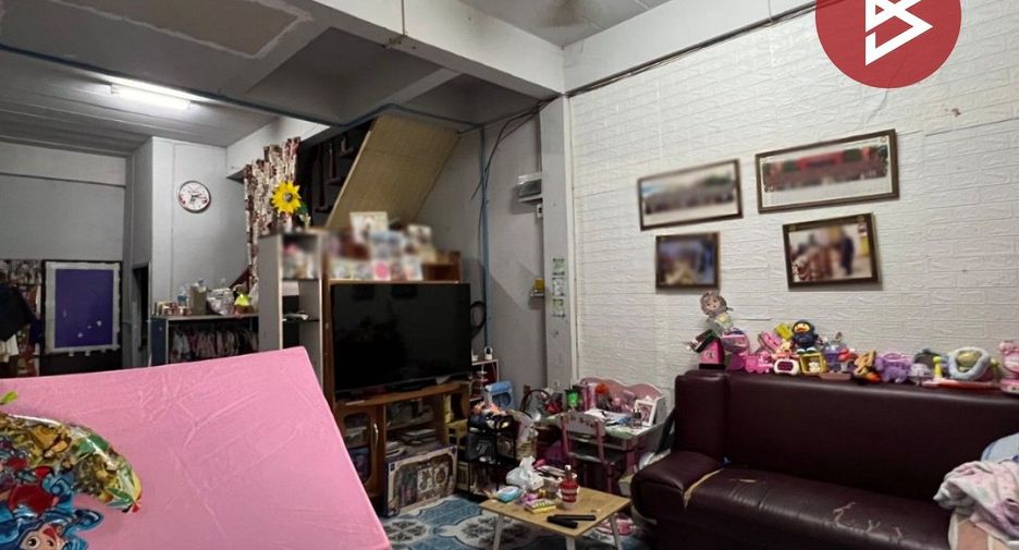 For sale 2 bedrooms townhouse in Sam Phran, Nakhon Pathom