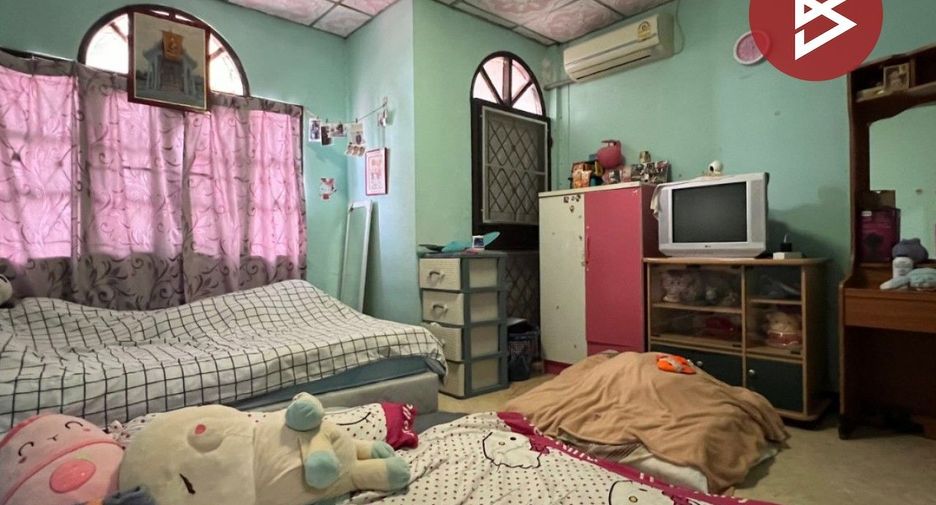 For sale 2 bedrooms townhouse in Sam Phran, Nakhon Pathom