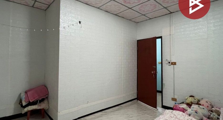 For sale 2 bedrooms townhouse in Sam Phran, Nakhon Pathom