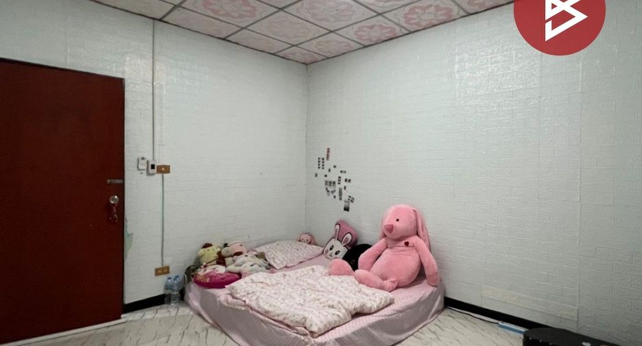 For sale 2 bedrooms townhouse in Sam Phran, Nakhon Pathom