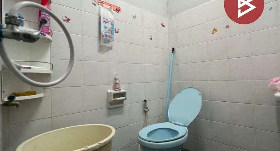 For sale 2 bedrooms townhouse in Sam Phran, Nakhon Pathom