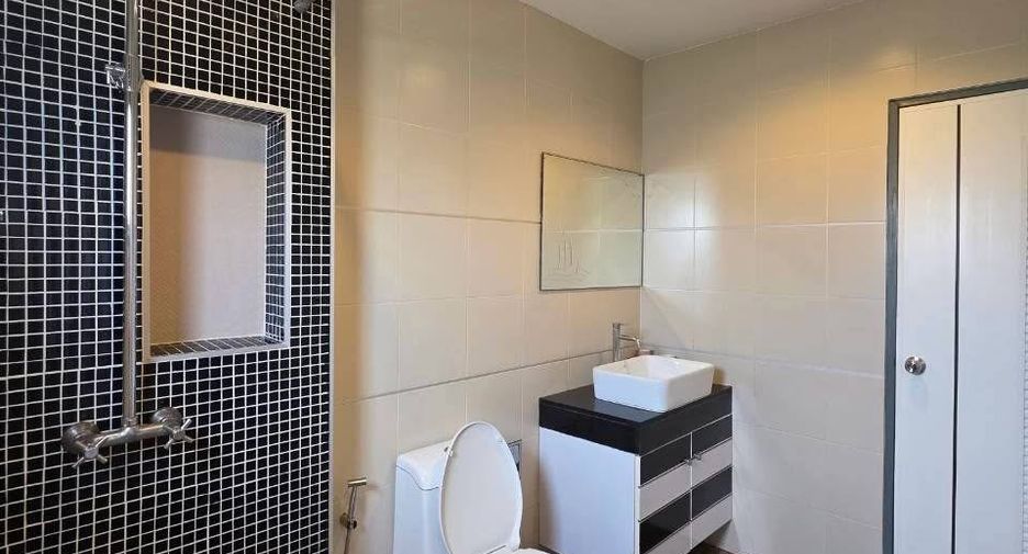 For rent 3 ベッドルーム villa in Bang Lamung, Chonburi