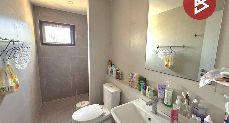 Casa adosada en venta de 3 habitaciones en Prawet, Bangkok
