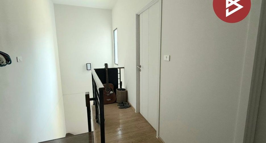 Casa adosada en venta de 3 habitaciones en Prawet, Bangkok