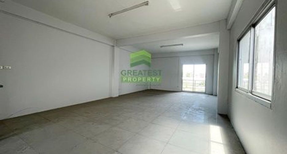 À vendre 3 chambres local commercial à Krathum Baen, Samut Sakhon