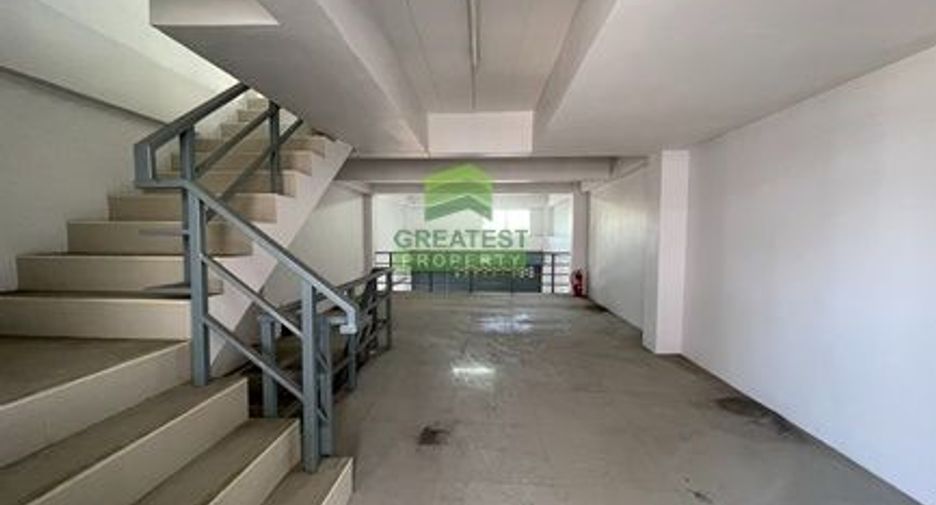 À vendre 3 chambres local commercial à Krathum Baen, Samut Sakhon