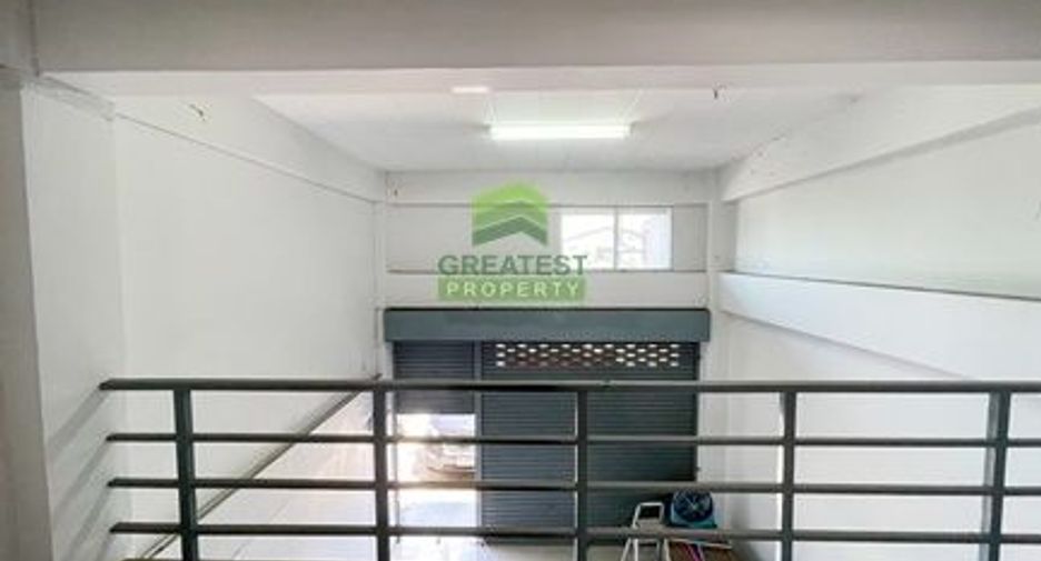 À vendre 3 chambres local commercial à Krathum Baen, Samut Sakhon