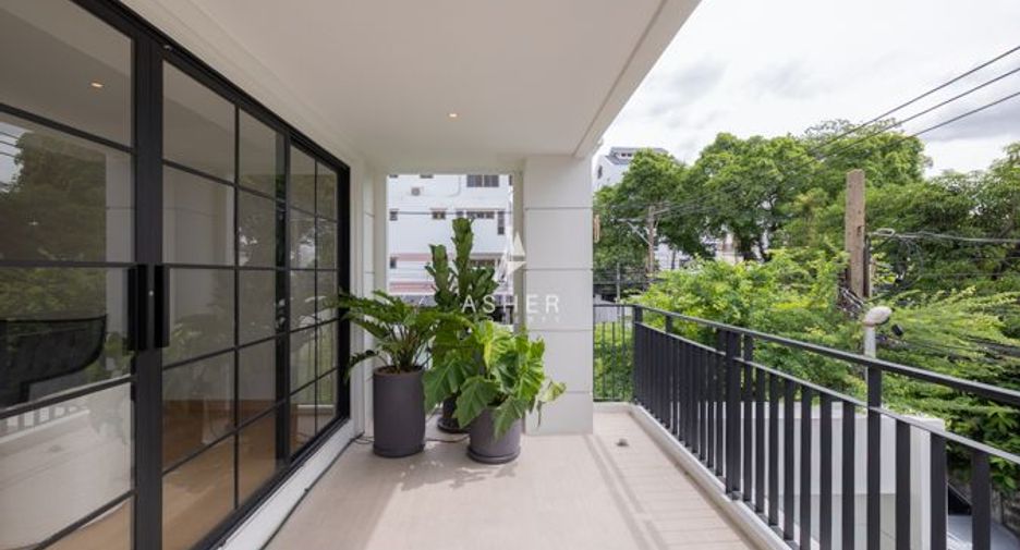 Casa en venta de 5 habitaciones en Watthana, Bangkok