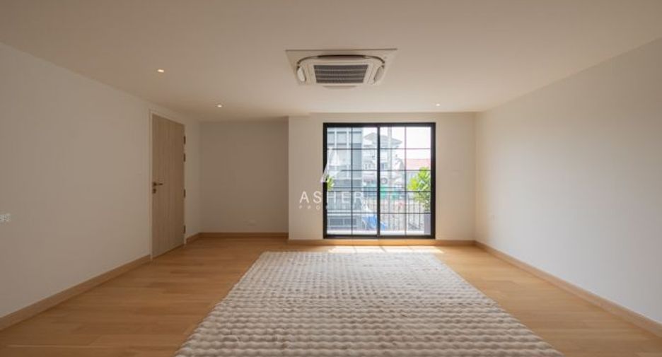 Casa en venta de 5 habitaciones en Watthana, Bangkok