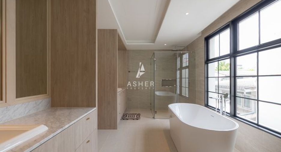 Casa en venta de 5 habitaciones en Watthana, Bangkok
