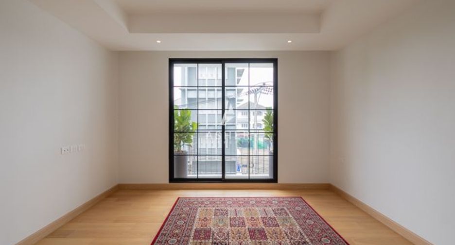 Casa en venta de 5 habitaciones en Watthana, Bangkok