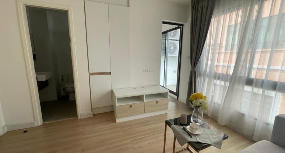 Condo en alquiler de 1 habitaciones en Khlong Toei, Bangkok