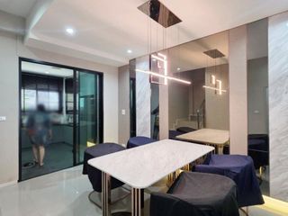 For sale 3 bedrooms retail Space in Mueang Nakhon Pathom, Nakhon Pathom