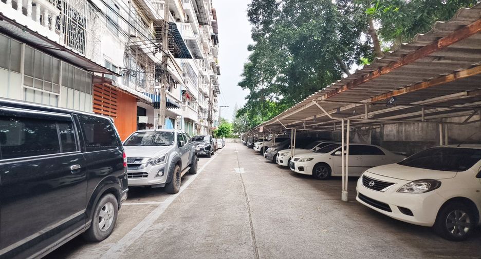 Wohnung zur Miete und zum Kauf mit 1 Zimmer in Bang Kapi, Bangkok