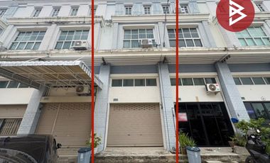 出售 2 卧室 联排别墅 在 Phra Samut Chedi, Samut Prakan