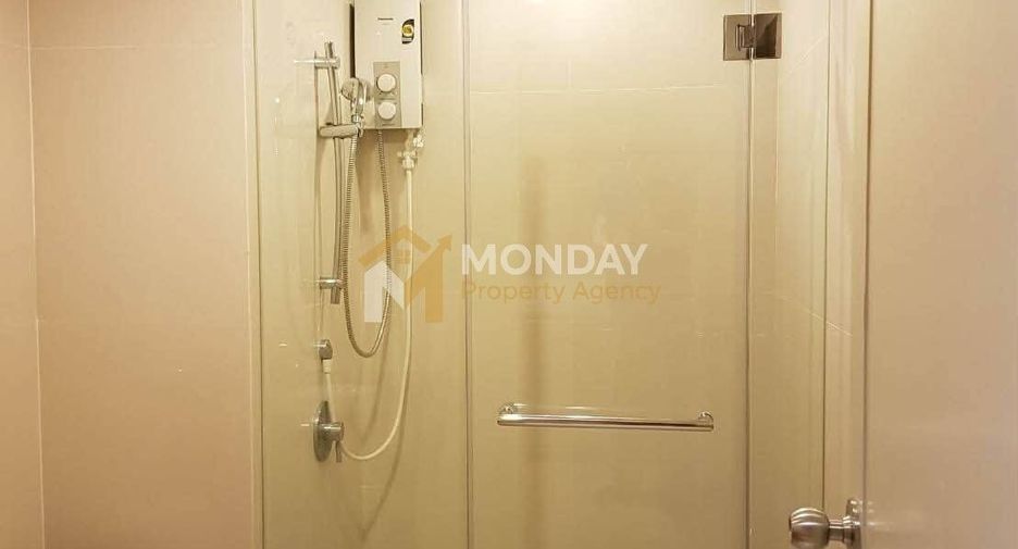 For rent 3 bedrooms condo in Bang Rak, Bangkok