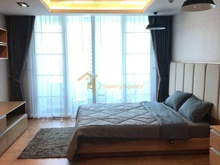 For rent 3 bedrooms condo in Bang Rak, Bangkok