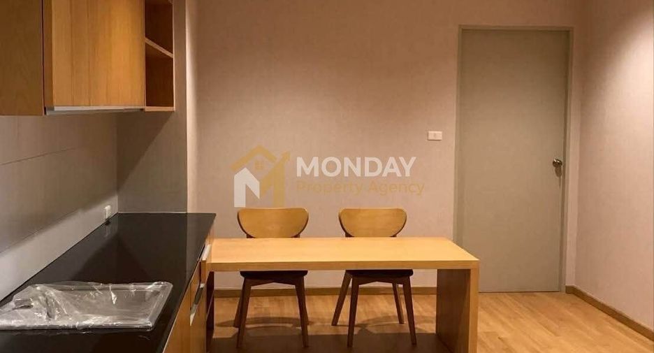For rent 3 bedrooms condo in Bang Rak, Bangkok
