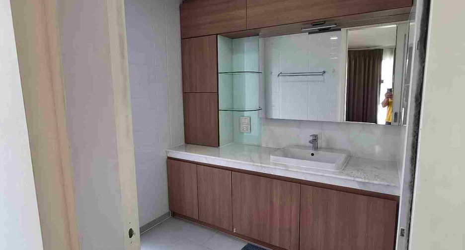 Wohnung zur Miete mit 3 Zimmer in Watthana, Bangkok