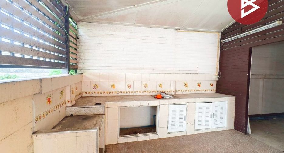 For sale 2 bedrooms townhouse in Krathum Baen, Samut Sakhon