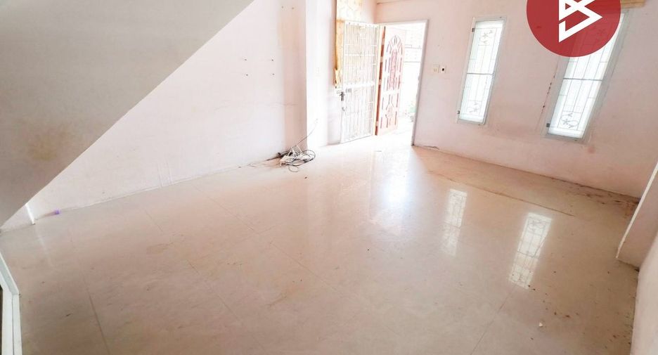 For sale 2 bedrooms townhouse in Krathum Baen, Samut Sakhon