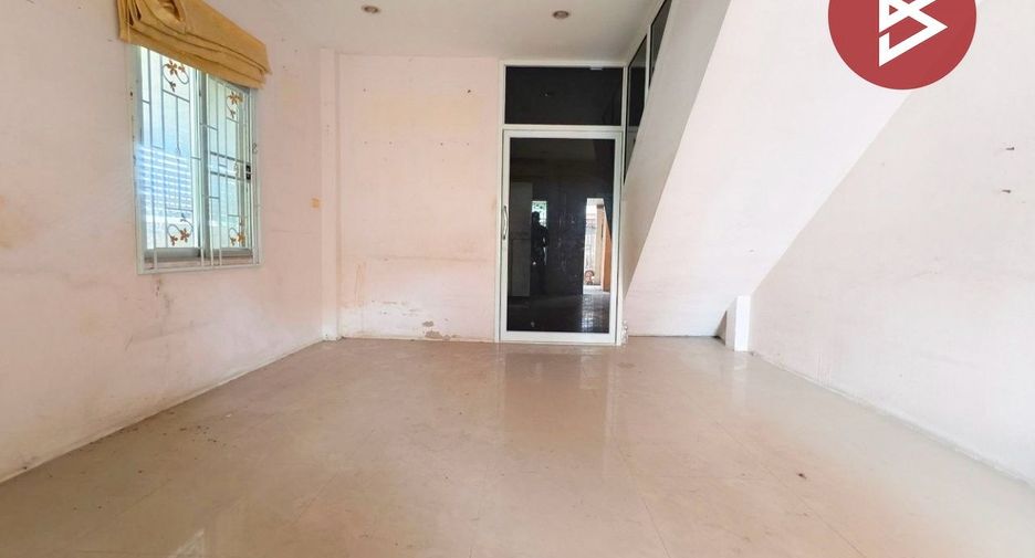 For sale 2 bedrooms townhouse in Krathum Baen, Samut Sakhon