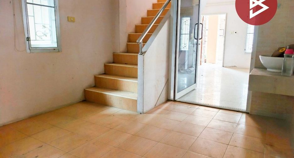 For sale 2 bedrooms townhouse in Krathum Baen, Samut Sakhon