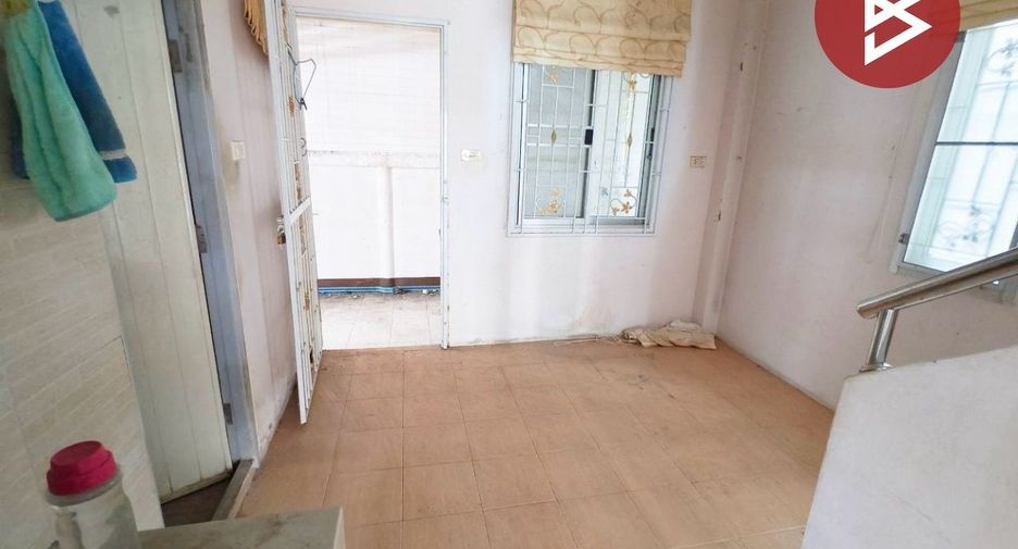 For sale 2 bedrooms townhouse in Krathum Baen, Samut Sakhon