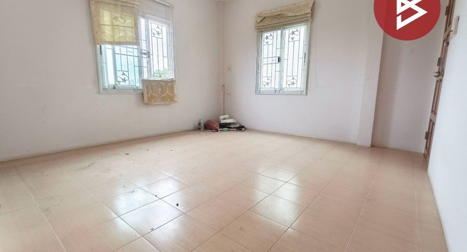 For sale 2 bedrooms townhouse in Krathum Baen, Samut Sakhon