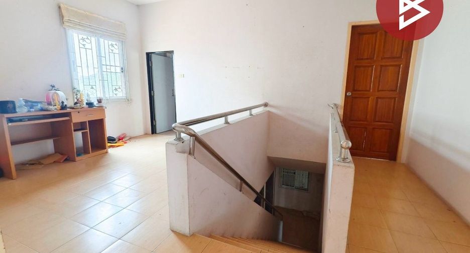 For sale 2 bedrooms townhouse in Krathum Baen, Samut Sakhon